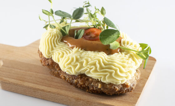 Kotelet med mos & Svampesovs